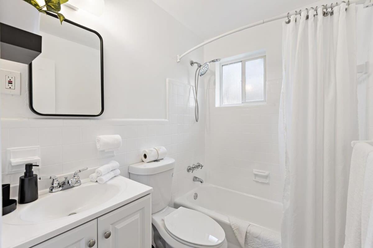 Lovely Rental Unit With Free Parking On Premises Форт-Лодердейл Экстерьер фото
